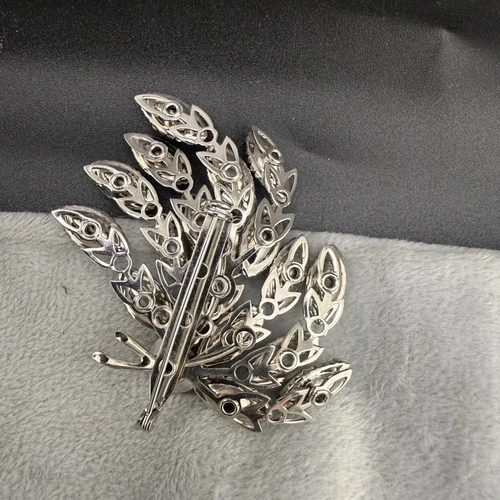 Vintage Rhinestone Brooch Silver‎ Tone Smokey